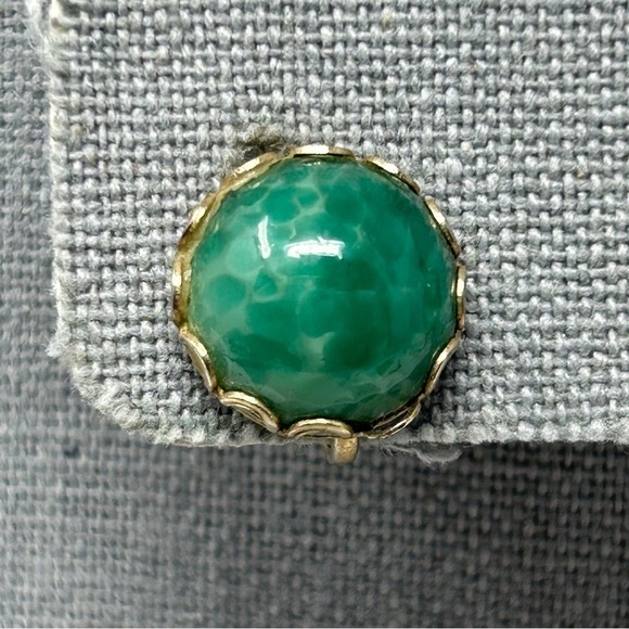 Vintage Faux Green Marble Stone Round Screwback Earrings Silver Tone - Picture 2 of 7